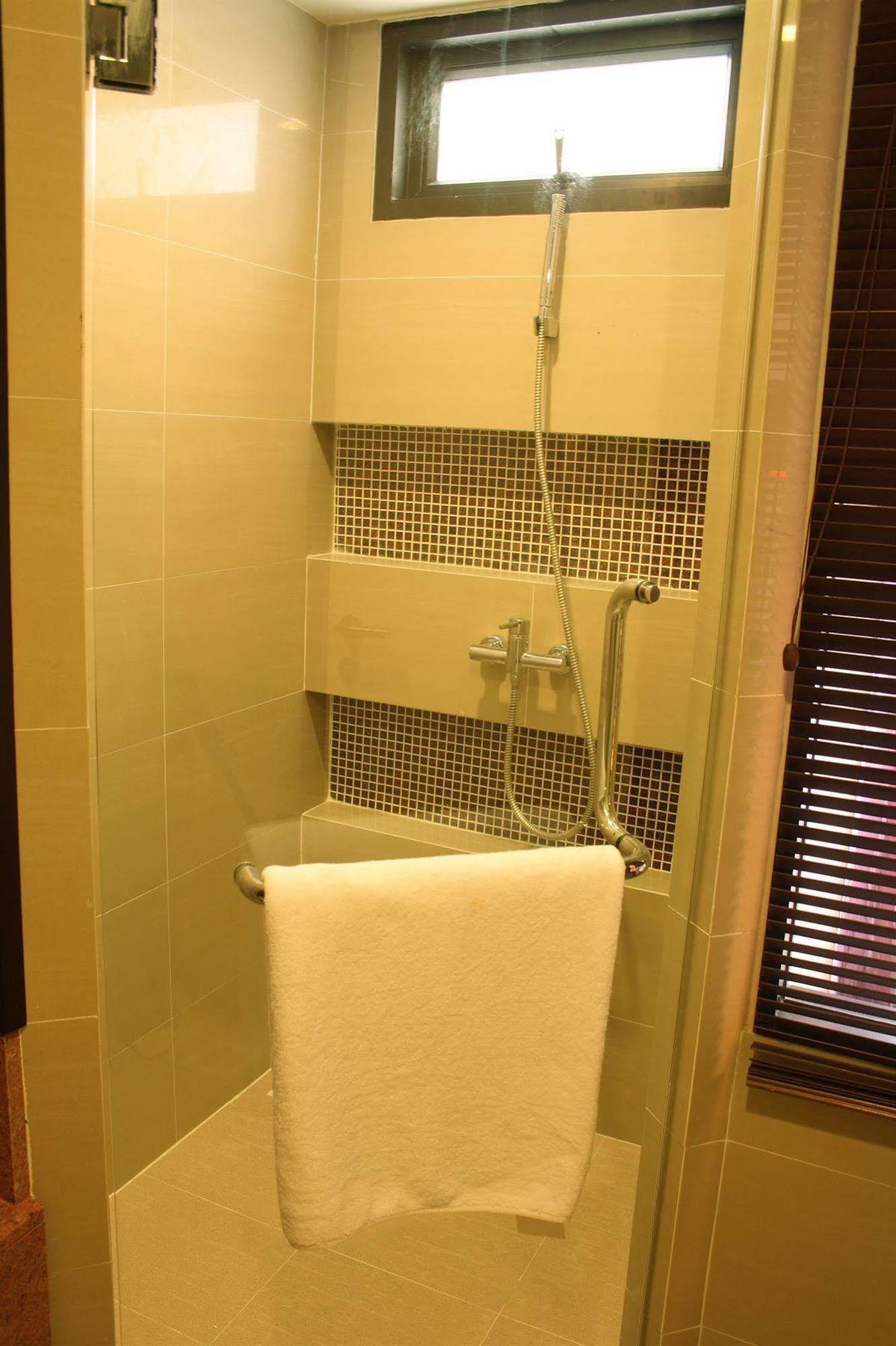 होटल Tango Vibrant Living - Sha Extra 4*